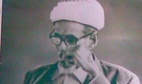 Habib Sayid Idrus bin Salim al-Jufri atau  Guru Tua.