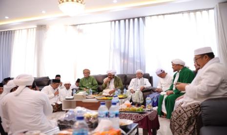 Habib Umar bertemu jajaran PBNU yang dihadiri langsung Rais Aam NU KH Miftachul Akhyar. 