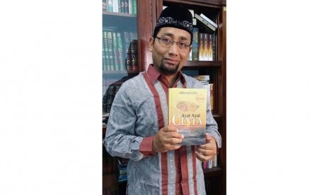 Habiburrahman El-Shirazy dan novel 