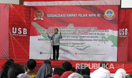 Haerudin Amin anggota DPR RI Komisi IX tampil pada Sosialisasi Empat Pilar MPR RI di Universitas Sangga Buana YPKP Bandung, Senin (21/8).