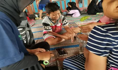 Hafidz, siswa kelas 5 SD saat bermain di Kampung Lali Gadget, Mojokerto, Jawa Timur, (ilustrasi).