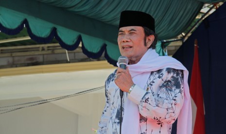 Haji Rhoma Irama.