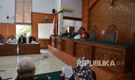 Sidang praperadilan dengan tersangka pemberian keterangan palsu dalam sidang KTP elektronik Miryam S Haryani 