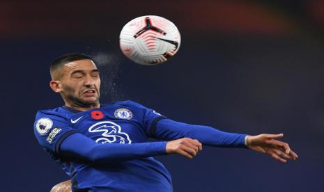 Hakim Ziyech menjadi motor permainan Chelsea saat menekuk Morecambe 4-0 dalam laga putaran keempat Piala FA.