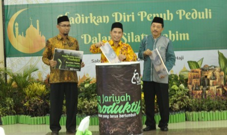  halal bihalal 1439 H Laznas LMI yang mengambil tema “Hadirkan Diri Penuh Peduli dalam Silaturrahim”. Dalam acara tersebut,  Laznas LMI meresmikan program 