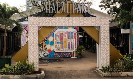 Budaya Halal Harus Dijadikan Gaya Hidup. Halal Park didesain dengan konsep islami dan bernuansa budaya Indonesia.