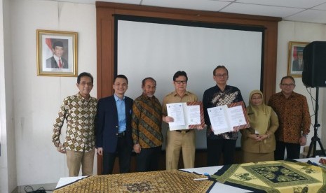 Halal Science Center (HSC) Lembaga Penelitian dan Pengabdian kepada Masyarakat (LPPM) Institut Pertanian Bogor (IPB) dan  Dinas Ketahanan Pangan, Kelautan dan Pertanian (KPKP) Provinsi DKI Jakarta menggelar uji kompetensi juru sembebih halal (juleha).