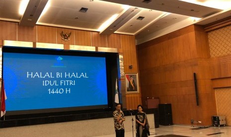 Halalbihalal Badan Koordinasi Penanaman Modal (BKPM) yang dipimpin oleh Kepala BKPM Thomas Lembong di Gedung BKPM, Jakarta, Selasa (18/6). 