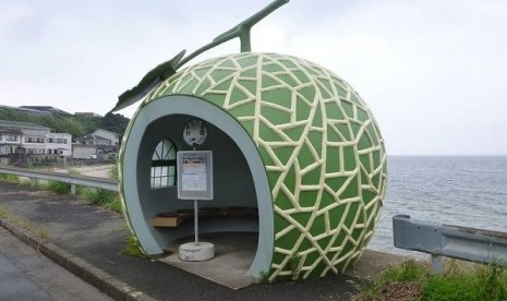 Halte bus berbentuk Melon di Jepang