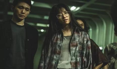 Han Hyo-joo ketika berakting di film Believer 2. Han Hyo-joo menjadi salah satu aktor terburuk 2023 versi Sports Kyunghyang.