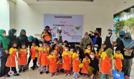  Hari Anak Sedunia, Harper MT Haryono menghadirkan keceriaan dengan Fun Cooking Class.