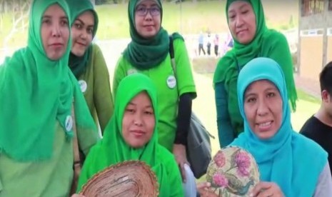 Hari Peduli Sampah Nasional dengan tema  'Selamatkan Bumi dari Plastik' berlangsung di Jaletreng River Park, Serpong, Tangsel. 