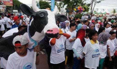 Hari susu sedunia di Makassar