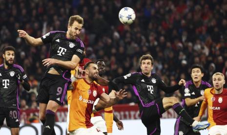 Harry Kane (kiri) dari Bayern Munchen mencetak gol dalam pertandingan Grup A Liga Champions ke gawnag Galatasaray SK, di Allianz Arena Munchen, Kamis (9/11/2023) dini hari WIB.. 