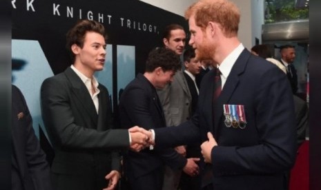 Harry Styles bertemu Pangeran Harry saat pemutaran Dunkirk