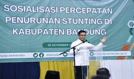 Harus ada bapak angkat dan juga ibu angkat dari anak pengidap stunting.