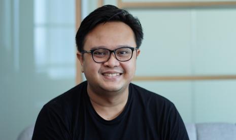 PT Bank Aladin Syariah bekerja sama dengan startup social-commerce Evermos untuk memberikan fasilitas finansial kepada ratusan ribu mitra UMKM. Presiden Direktur Aladin Bank Dyota Marsudi menyampaikan, kerja sama ini dilatarbelakangi oleh keselarasan nilai yang diusung pihaknya bersama Evermos, yaitu ekonomi inklusif.