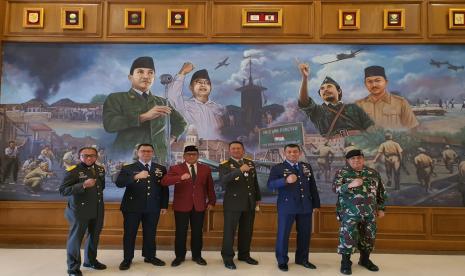 Hasto Tempuh Pendidikan S3 di Unhan