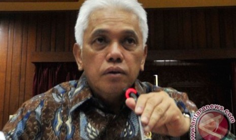 Coordinating Minister of Economic Hatta Rajasa (file photo)