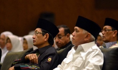  Hatta Rajasa (kanan) bersama Nazaruddin Umar