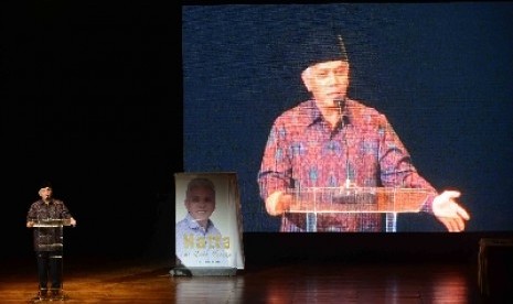 Hatta Rajasa memberikan sambutannya saat peluncuran buku biografi dirinya yang berjudul 