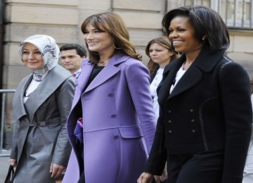 Hayrunissa Gul bersama Carla bruni (itri Presiden Prancis) dan Michelle Obama (istri Presiden AS)