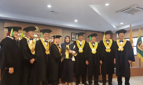 Head of Corporate Communications PT Bio Farma N Nurlaela Arief dinyatakan lulus sebagai doktor dengan predikat pujian.