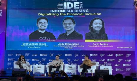 Head of Sustainability & Digital Lending Bank Jago Andy Djiwandono, mengatakan sebagai bank berbasis teknologi (tech-based bank) Bank Jago tidak memiliki strategi untuk membesarkan atau membangun sendiri ekosistem digital. Keunikan Bank Jago terletak pada prinsip life-centric yang mampu tertanam dalam ekosistem. 