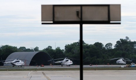 Helikopter BNPB jenis MI-8 dan MI-171 berada di Lanud Roesmin Nurjadin Pekanbaru, Riau, Rabu (24/8). BNPB menyiapkan empat Helikopter dan dua Pesawat Air Tractor untuk penanganan Kebakaran Hutan dan Lahan (Karhutla) yang terjadi di Provinsi Riau.