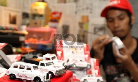 Hell's Garage mengerjakan pesanan cinderamata diecast