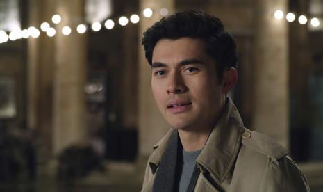 Henry Golding di Last Christmas.