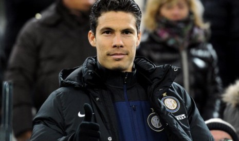 Hernanes.