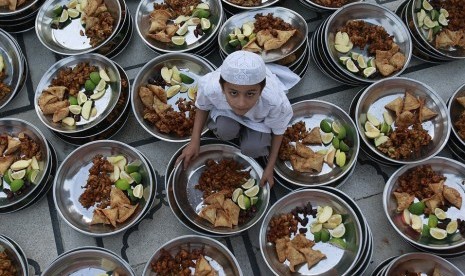 Hidangan jelang buka puasa.