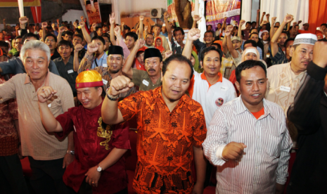 Hidayat Nur Wahid Melantik sekitar 500 relawan yang tergabung dalam Rumah Relawan Hidayat di Hidayat Center, Warung Jati, Jakarta, Rabu (13/6).