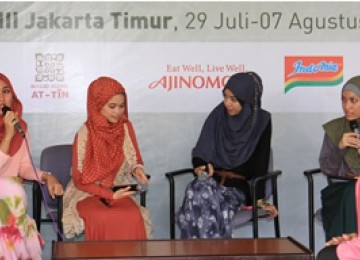 Hijabres Community dari (kiri ke kanan) Dian Pelangi, Ghaidah Tsuraya, dan Fitri Aulia 