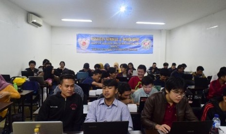 HIMMI AMIK BSI Jakarta memberikan pembekalan kepada mahasiswa tentang cara membangun bisnis startup sejak duduk di bangku kuliah. 