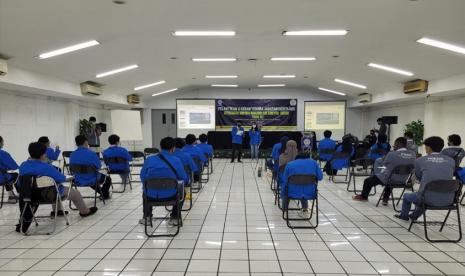 Himpunan Mahasiswa Ilmu Komputer (HIMAIK) UBSI 2021 melakukan sertijab kepengurusan.