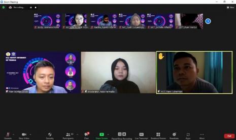 Himpunan Mahasiswa Ilmu Komputer (HIMAIK), Universitas BSI (Bina Sarana Informatika) sukses menyelenggarakan webinar bertajuk All About Internet of Things (IoT). Acara ini bertujuan untuk mengajak mahasiwa dan masyarakat untuk mengenal lebih dalam tentang IoT dalam kehidupan sehari-hari.