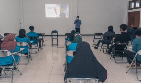 Himpunan Mahasiswa Sistem Informasi Akuntansi (Himasa) dan Himpunan Mahasiswa Sistem Informasi (Himsi) Universitas BSI (Bina Sarana Informatika) kampus Solo, bersinergi selenggarakan kegiatan Buka Bersama dan Kajian Ramadhan.