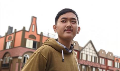 Hobi fotografi mengantarkan Achmad Subagja menjadi mahasiswa berprestasi UNM.