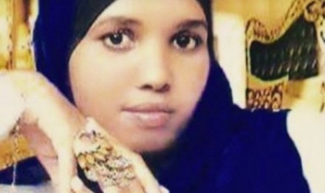 Hodan Yasin melakukan aksi bakar diri di Detensi Imigrasi Nauru. Dia diterbangkan ke Brisbane untuk mendapatkan pengobatan.