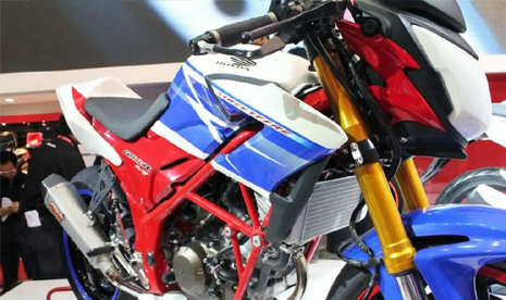 Honda CBR150R StreetFire Special Edition