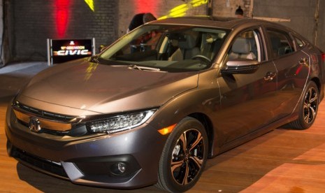 Honda Civic Generasi ke-10. 