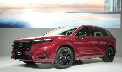 Honda Prospect Motor resmi meluncurkan All New Honda CR-V Hybrid di ajang Gaikindo Indonesia International Auto Show (GIIAS) 2023 di ICE BSD, Tangerang, Kamis (10/8/2023).