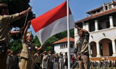 Hormat bendera Merah Putih pada sebuah upacara