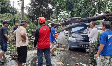 Sejumlah desa di enam kecamatan di kabupaten Magetan, Jawa Timur, dilanda angin kencang (Ilustrasi)