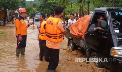 [ilustrasi] Banjir di Kabupaten Lombok Barat, NTB pada Maret lalu.