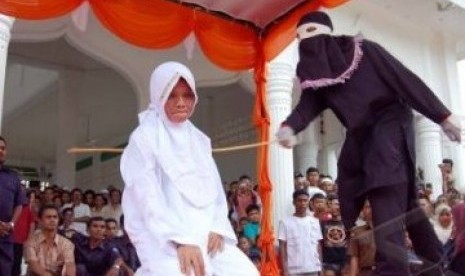 Hukuman cambuk di Aceh