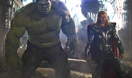 Hulk dan Thor dalam film Avengers