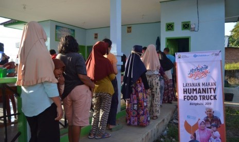 Humanity Food Truck dari Global Zakat – Aksi Cepat Tanggap (ACT) pada Selasa (7/5) kembali memulai aksi di lokasi banjir Bengkulu, Provinsi Bengkulu. 